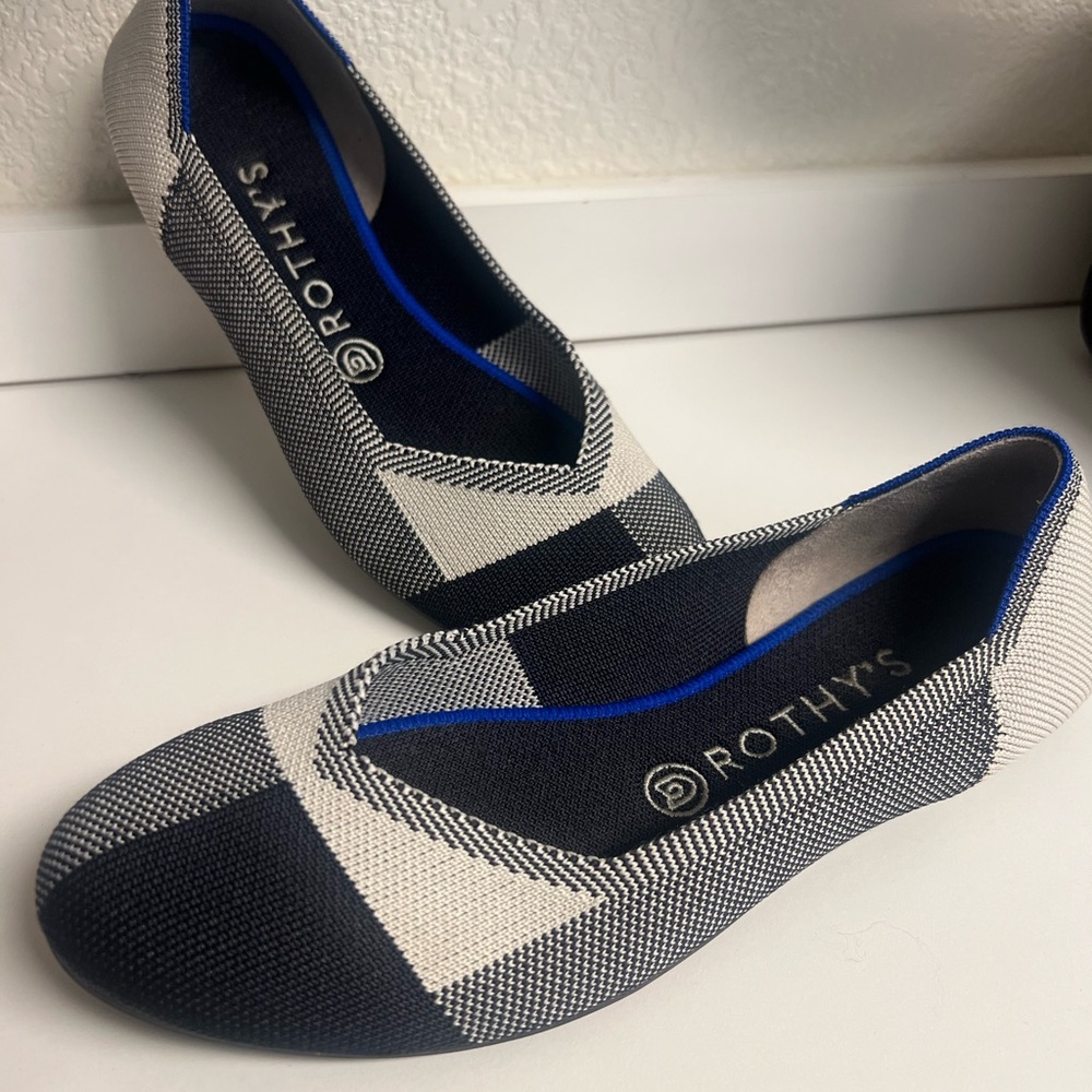 Rothy's Navy and Cream Flats Comfortable Slip-On Loafers